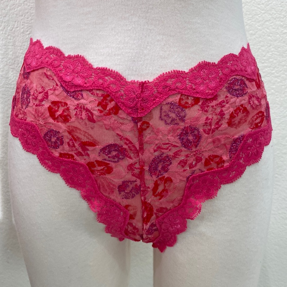 NWT… Victoria Secrets Sexy Little Things panties